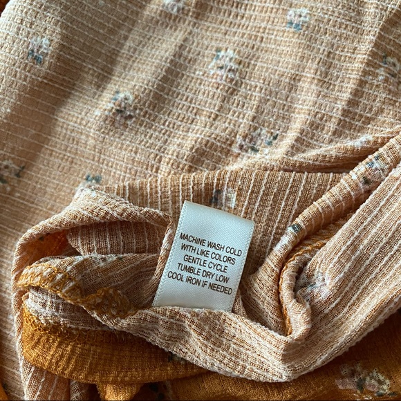 NWT Floral Print Long Knotted Waist Top - Picture 5 of 8